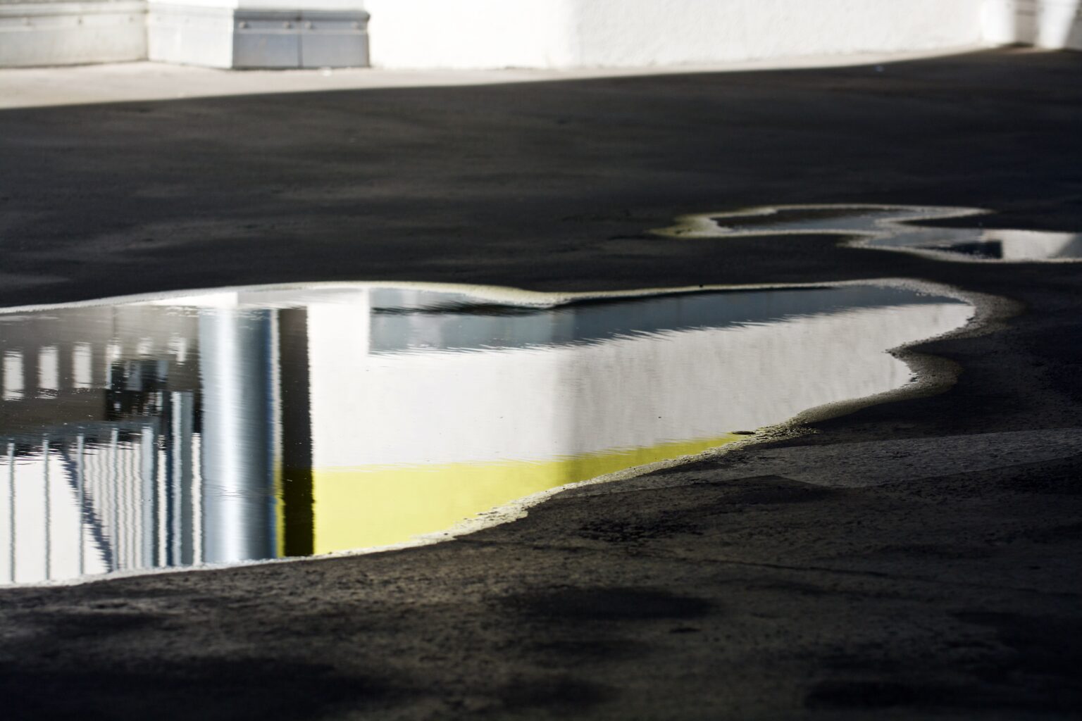 Underground parking and groundwater: waterproofing and drying